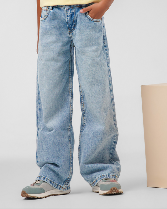 WIDE-LEG JEANS