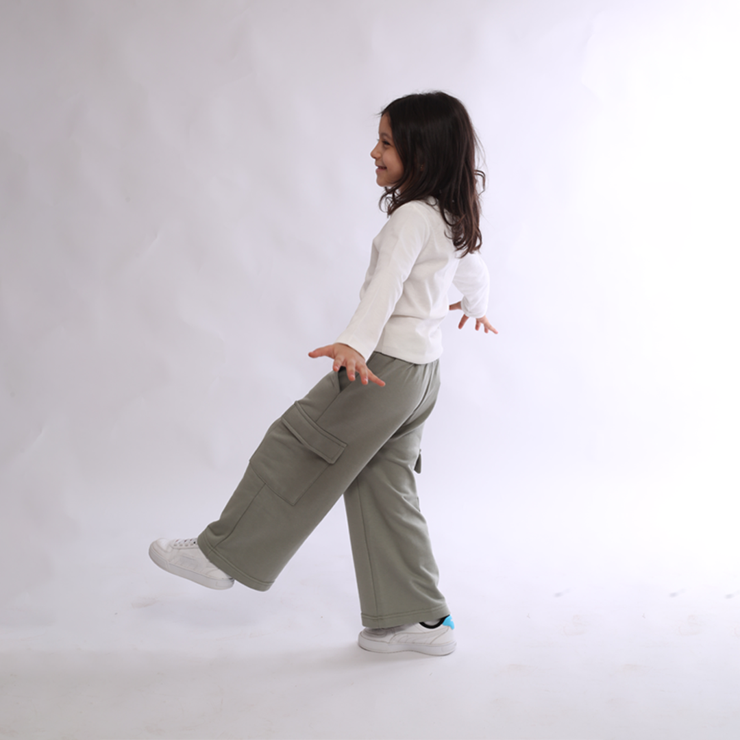 WIDE-LEG CARGO PANTS